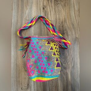 Wayuu bag hand-woven by members of the Colombian Indigenous Tribe NEW